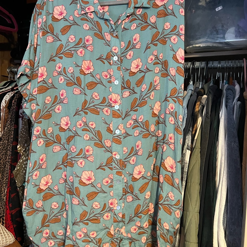 Waiwaolani Pink Floral Midi Dress with Notched Collar and Buttoned Style